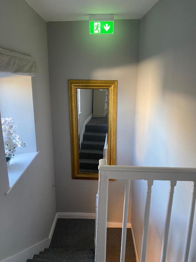 Mount Street Apartment Мълингар Екстериор снимка