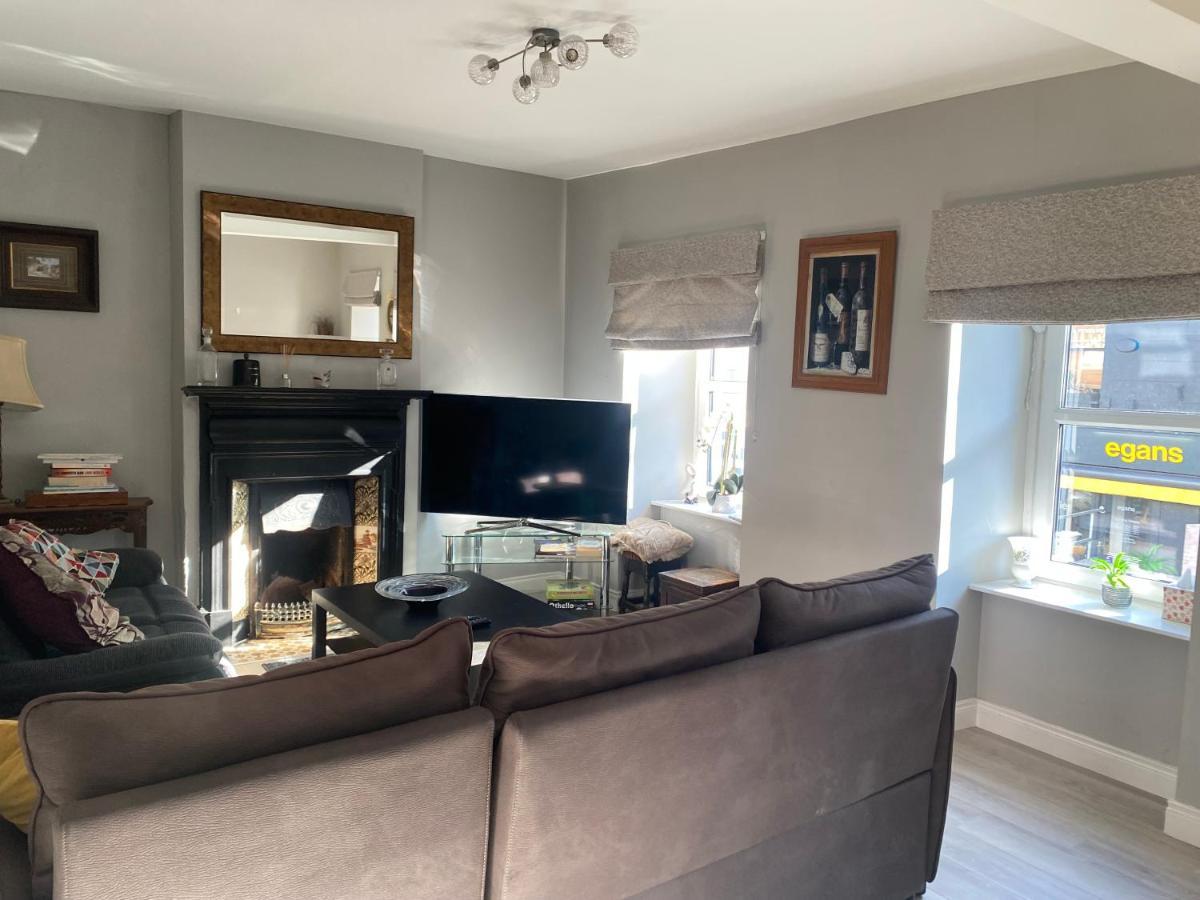 Mount Street Apartment Мълингар Екстериор снимка
